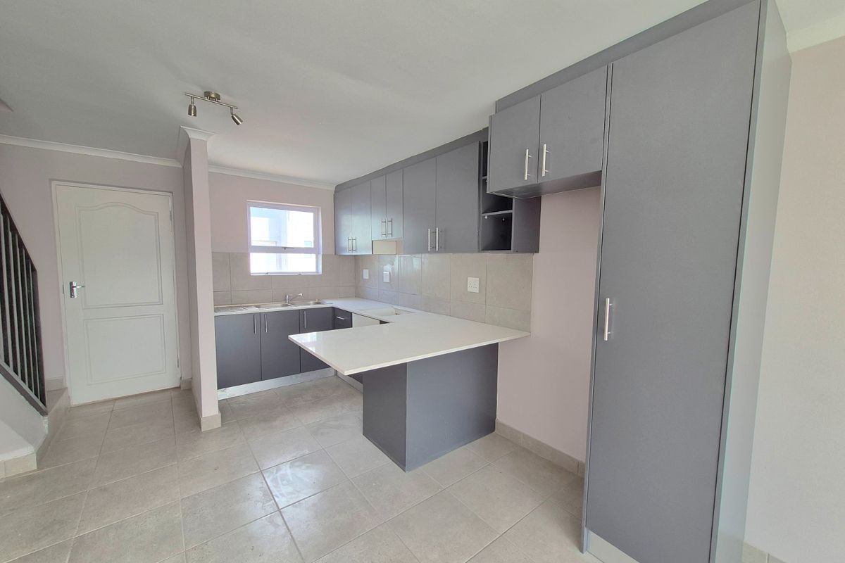 New Three Bedroom, Two Bathroom Semi-detached House For sale in Hazendal - Photo 4