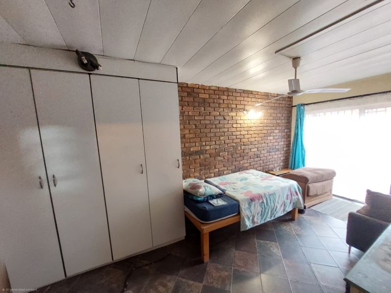 Spacious Family Townhouse with Great Entertainment Appeal - Photo 10