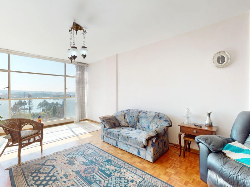 Apartment with Exceptional Views – Denlee - Photo 3
