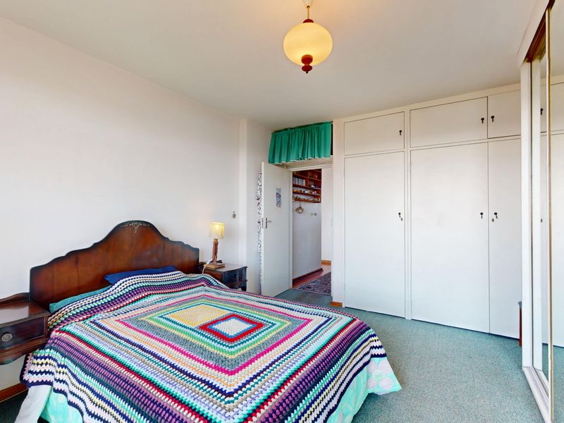 Apartment with Exceptional Views – Denlee - Photo 9