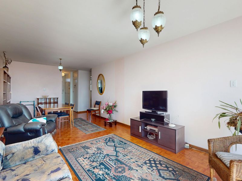 Apartment with Exceptional Views – Denlee - Photo 5