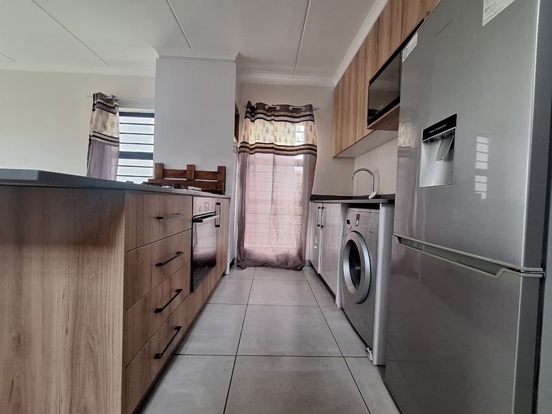 Neat 3-Bedroom Home in Neat 3-Bedroom Home in Quiet Belhar – Ideal Family Home or Student Investment - Photo 4