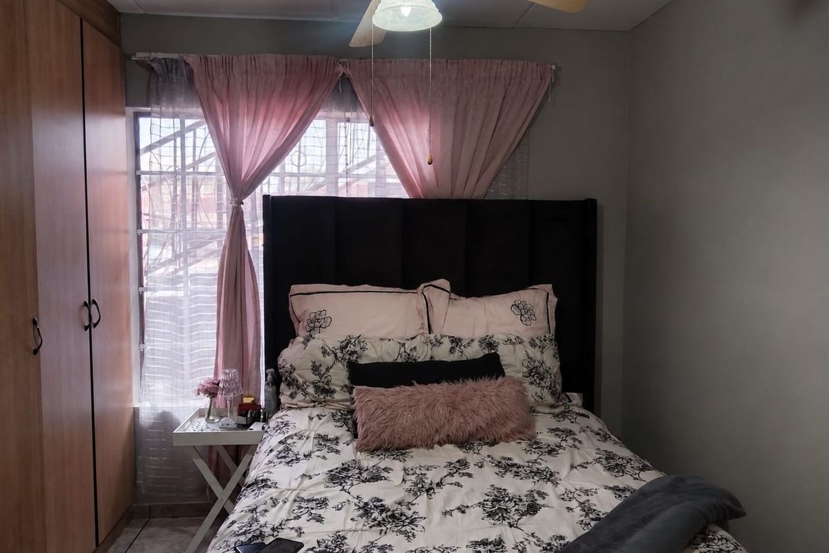Apartment For Sale In Potchefstroom - Photo 4