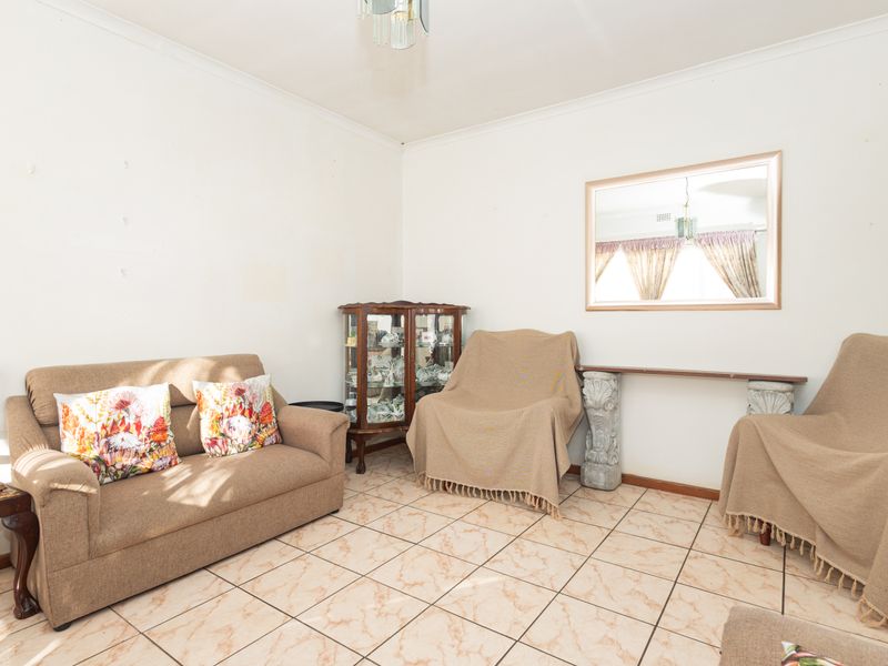 Charming 3 bedroom freestanding home for sale in Bernadino Heights - your dream home awaits!! - Photo 4
