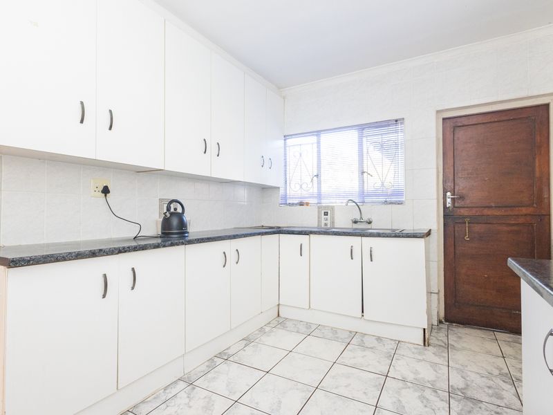 Charming 3 bedroom freestanding home for sale in Bernadino Heights - your dream home awaits!! - Photo 8
