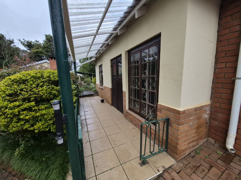 Large Hilton Home with Income & Development Potential - Photo 3