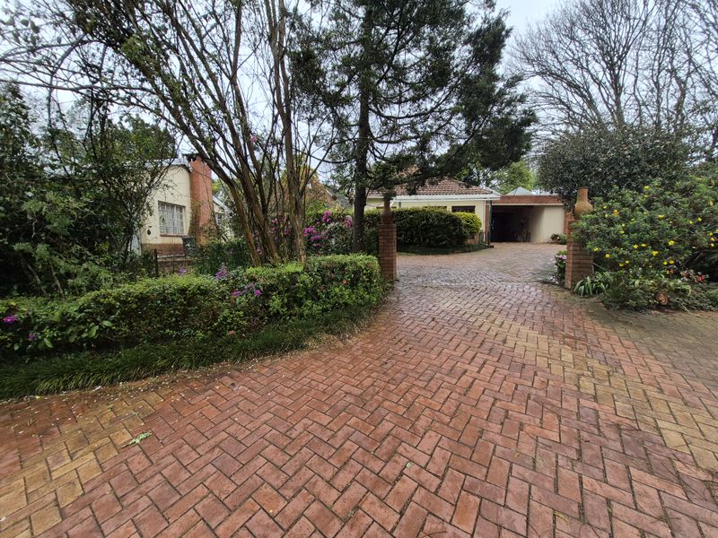 Large Hilton Home with Income & Development Potential - Photo 2