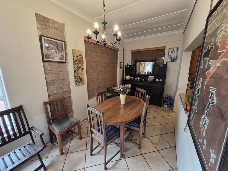 Large Hilton Home with Income & Development Potential - Photo 8