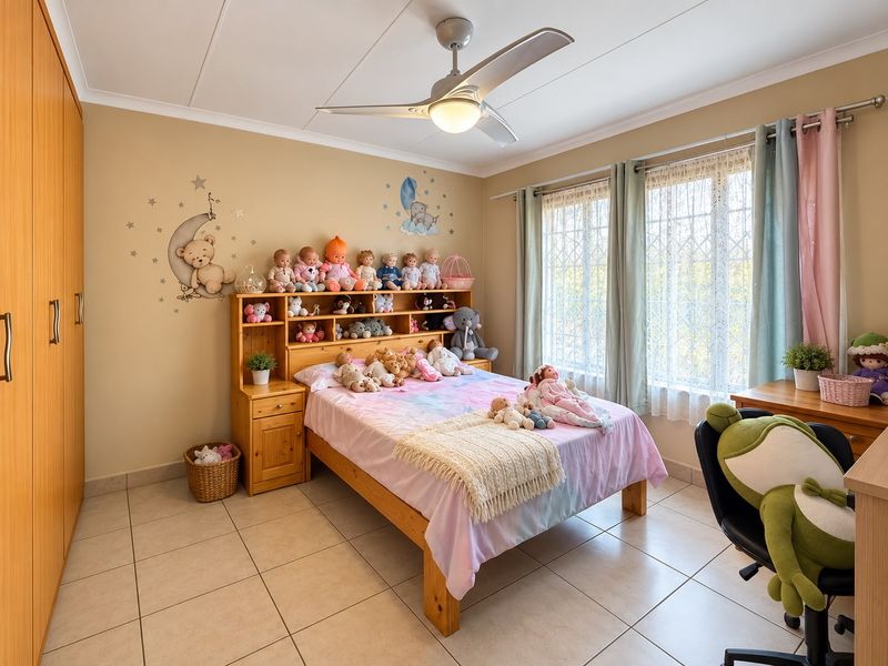 Spacious 3-Bedroom Townhouse with Excellent Parking in Waterfall East - Photo 7