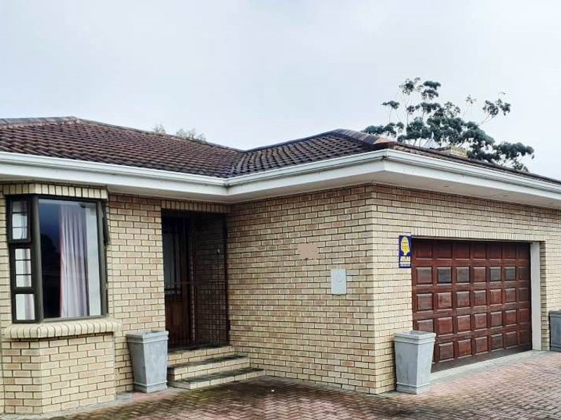 WEYBRIDGE PARK 3 BED 2.5 BATH TOWNHOUSE WITH DOUBLE GARAGE FOR RENT - Photo 2