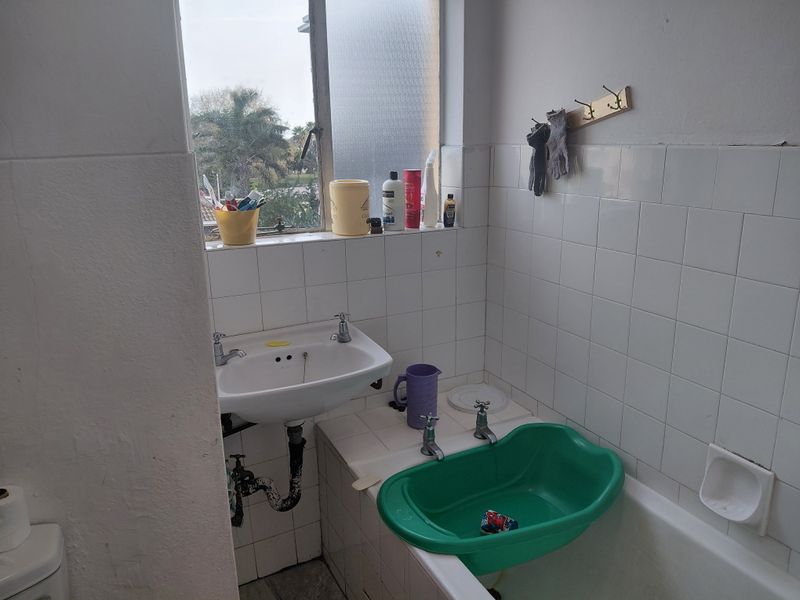 2 bedroomed apartment in St Georges Park - Photo 3