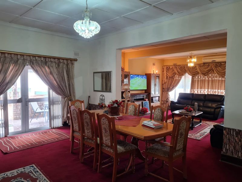 Spacious Family Home with Excellent Income Potential - Photo 4