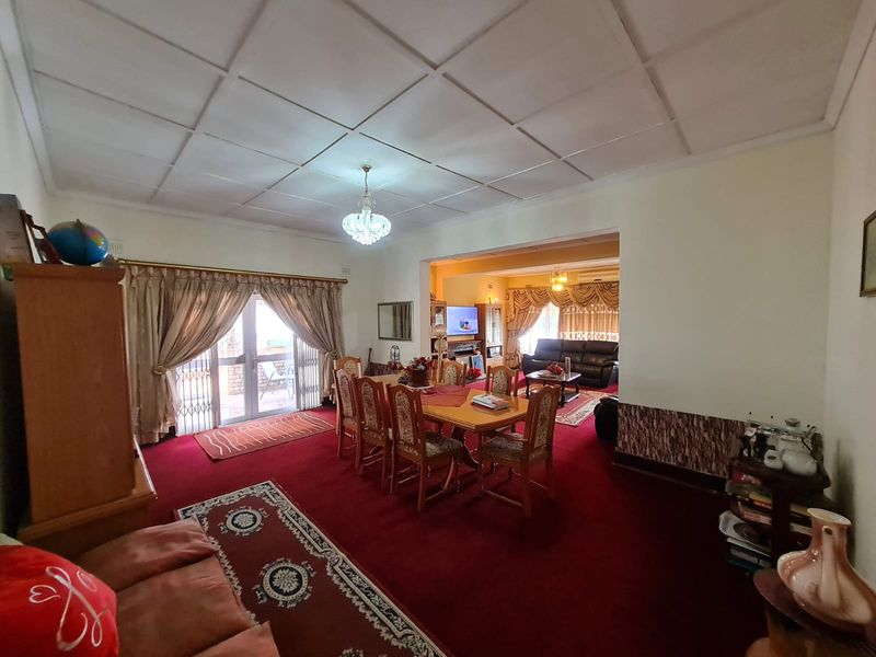 Spacious Family Home with Excellent Income Potential - Photo 3