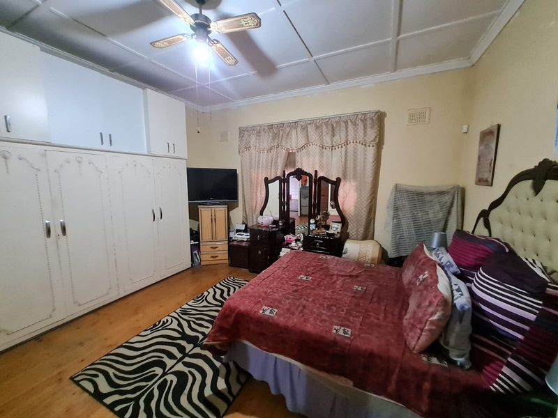 Spacious Family Home with Excellent Income Potential - Photo 10