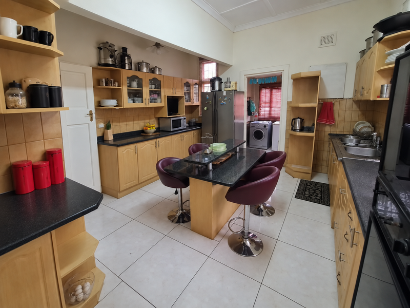 Spacious Family Home with Excellent Income Potential - Photo 8