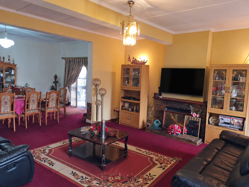Spacious Family Home with Excellent Income Potential - Photo 6