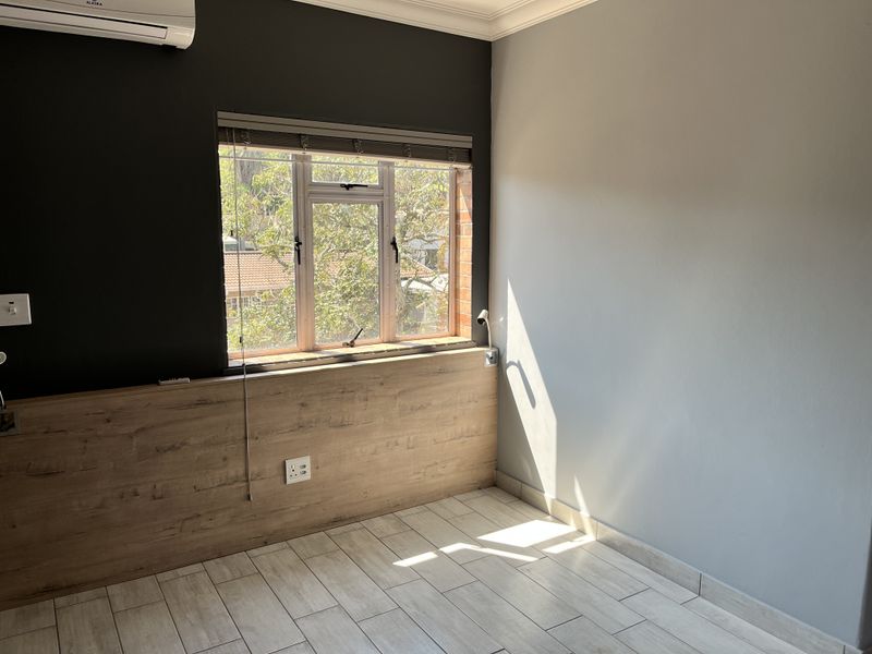 Recently Renovated Residence - Photo 9