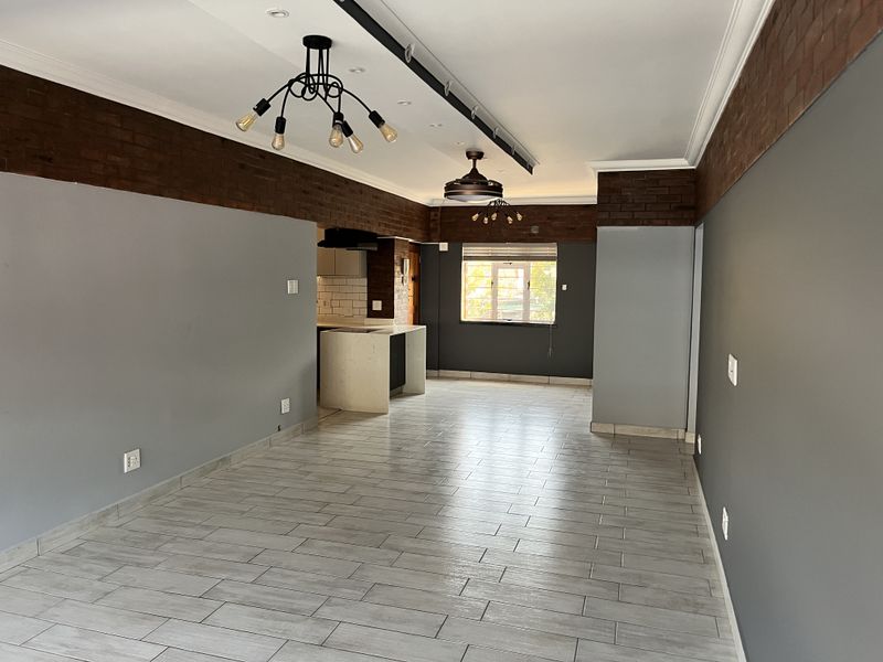 Recently Renovated Residence - Photo 2