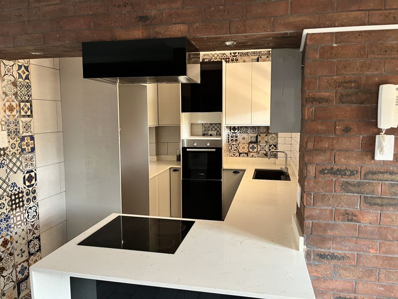 Recently Renovated Residence - Photo 5