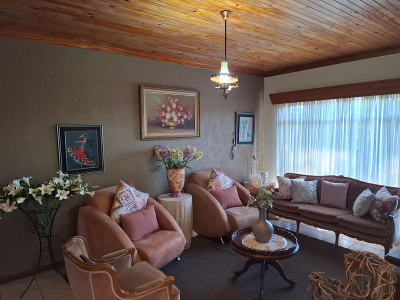 Charming 3-bedroom home in Stilfontein Ext 4 - Photo 7