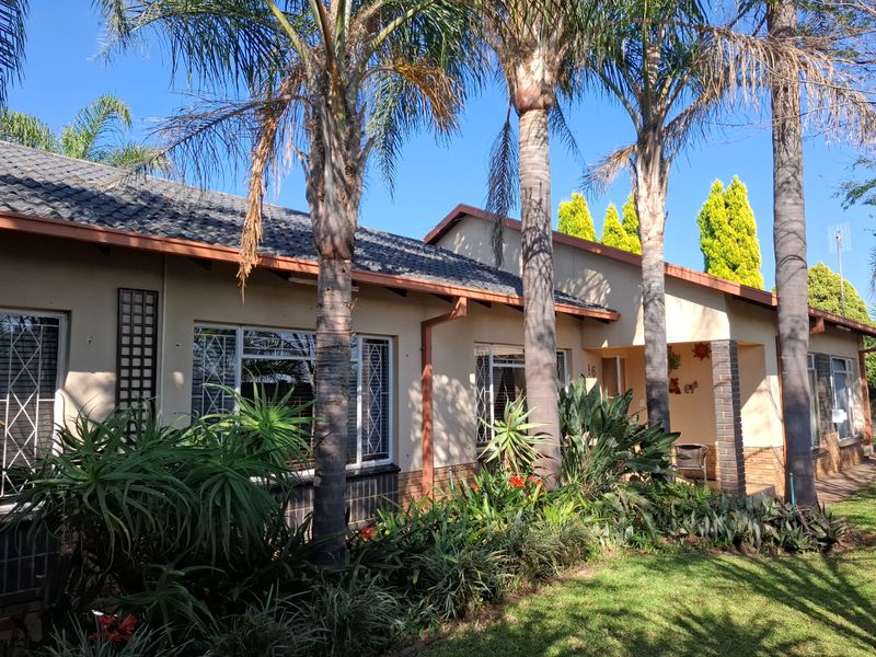 Charming 3-bedroom home in Stilfontein Ext 4 - Photo 5