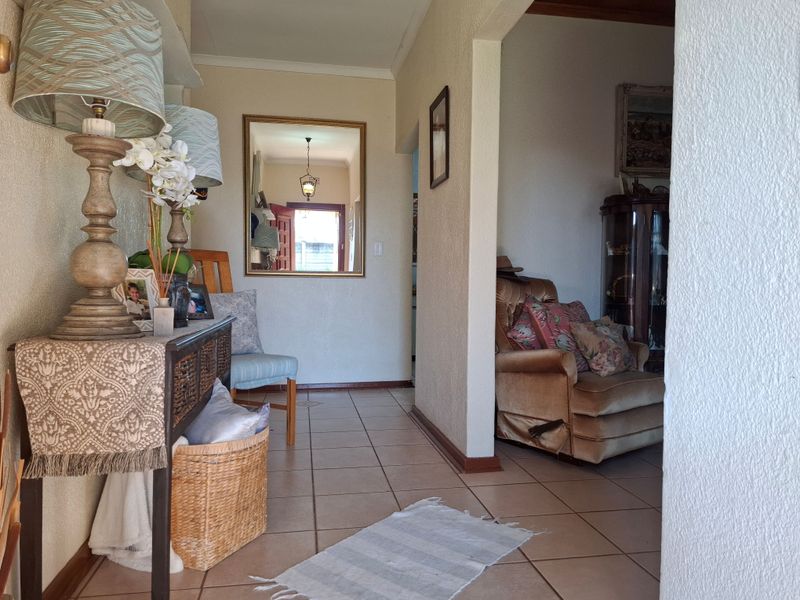 Charming 3-bedroom home in Stilfontein Ext 4 - Photo 6