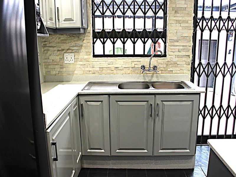 Stunning Upgraded Family Home On A Corner Stand in Eldorado Park Ext 7 - Photo 4