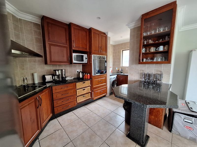 Family home in a Secure Estate - Photo 6