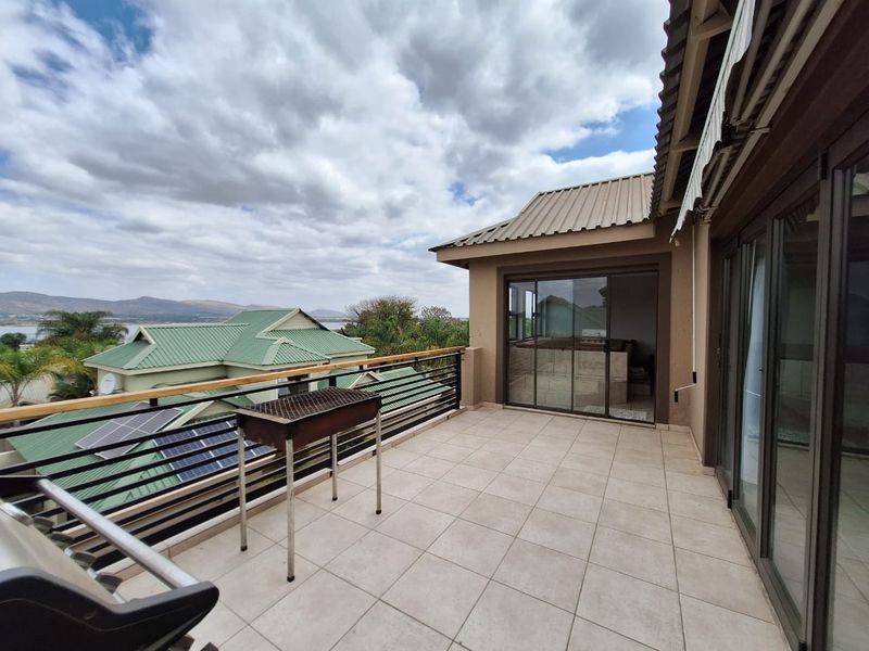 Family home in a Secure Estate - Photo 4