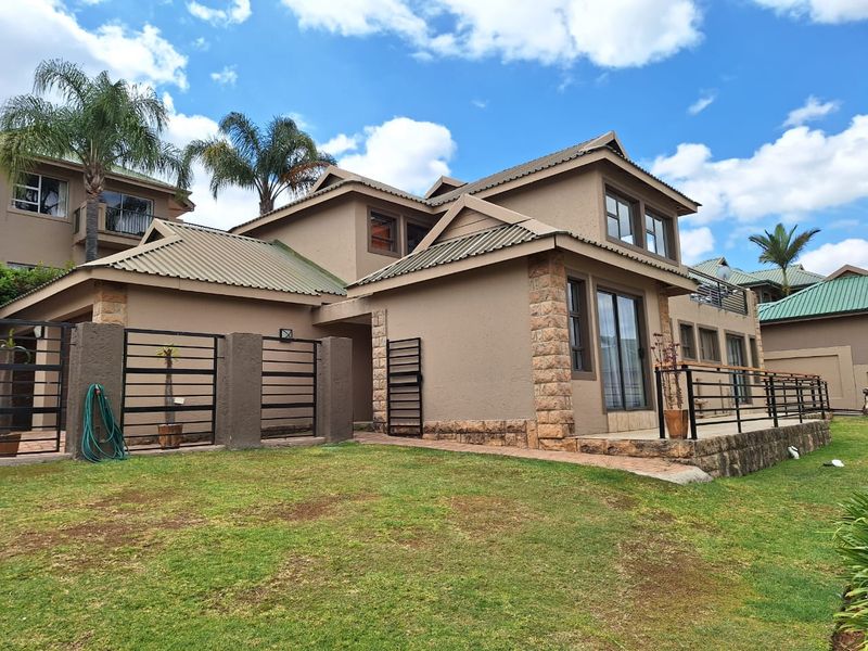 Family home in a Secure Estate - Photo 3