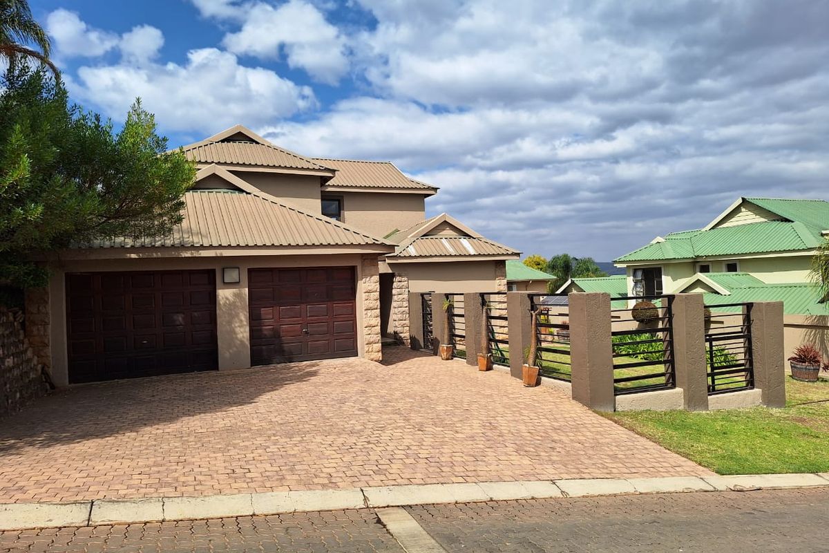 Family home in a Secure Estate - Photo 2