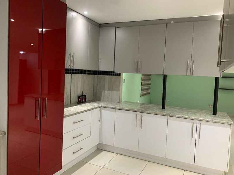 Freestanding For Sale In Rustenburg - Photo 2