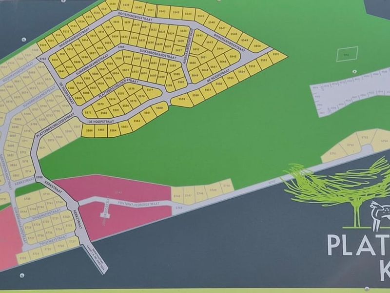 A site development plan for the Plattebosch Kloof residential estate, displaying individual plot layouts and street infrastructure.