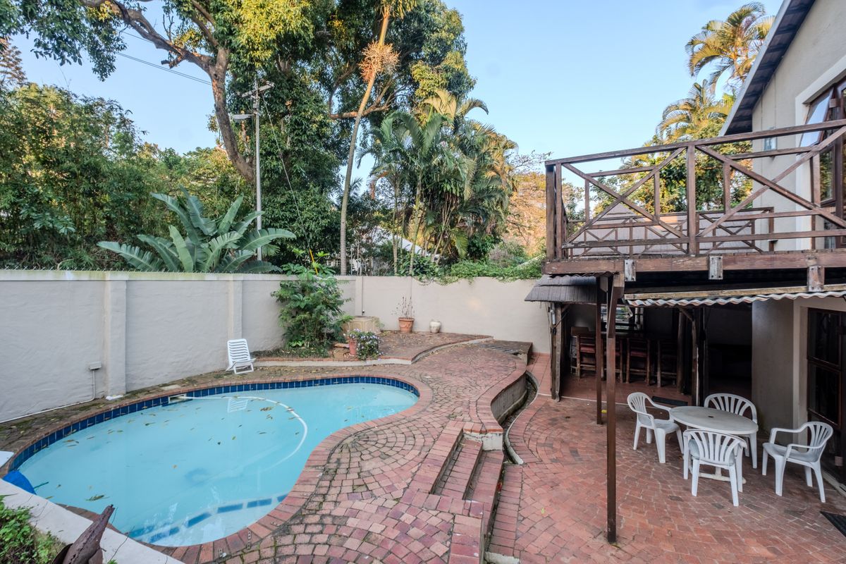 Priced to sell-  house  with flatlet and pool - Photo 2