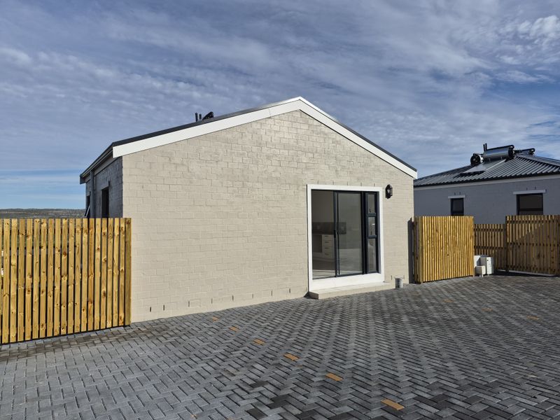 New development | 2 bed rental | 2 balconies | Kommetjie - Photo 2