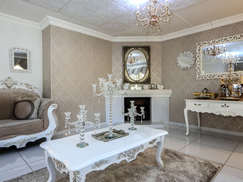 Stunning 4 Bedroom Family Home - Photo 7