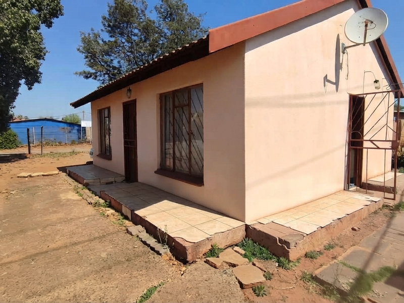2-Bedroom Property with Great Potential - Photo 10