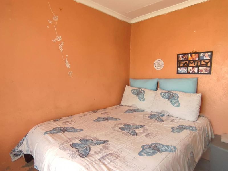 2-Bedroom Property with Great Potential - Photo 8
