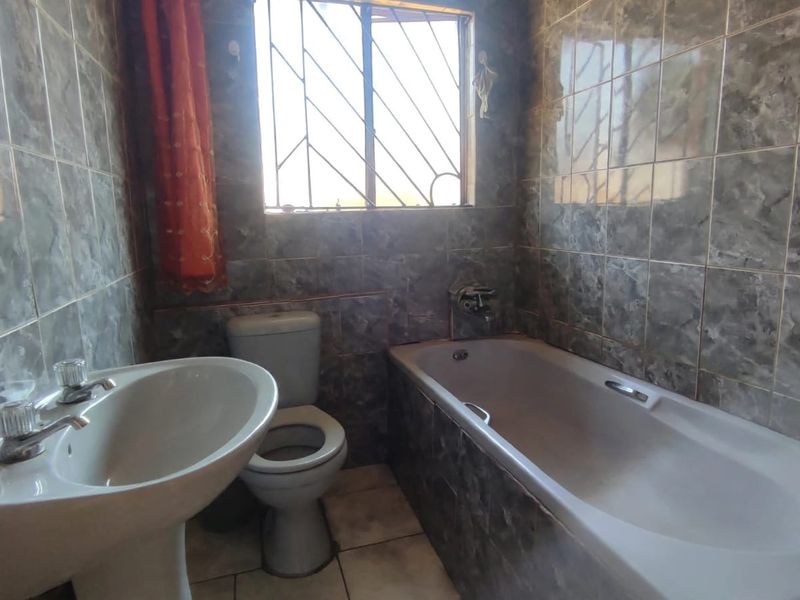 2-Bedroom Property with Great Potential - Photo 6