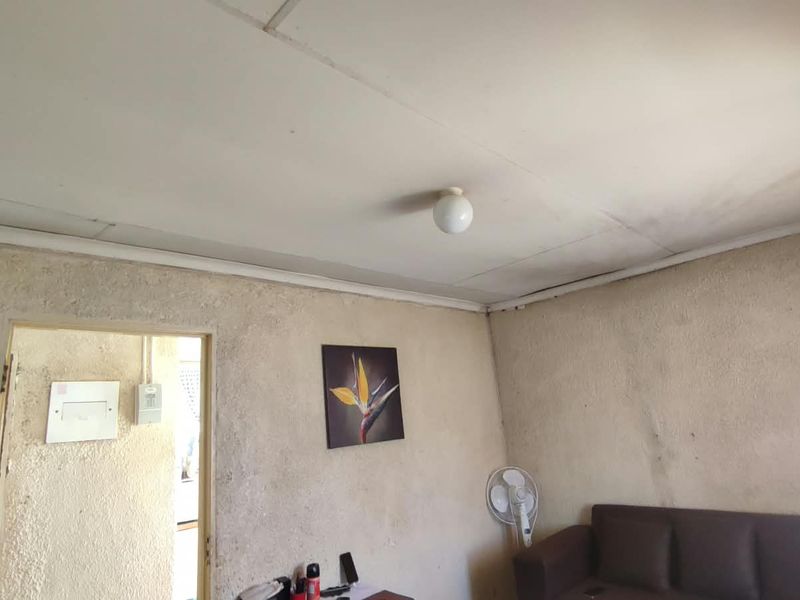 2-Bedroom Property with Great Potential - Photo 4