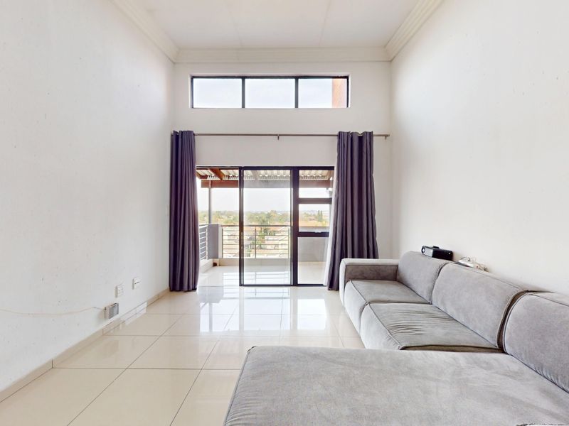 Live Luxury Non-Distressed Auction - Starting to bid from R790,000-00! - Photo 8