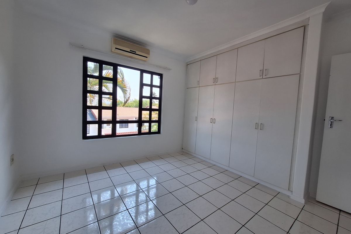 Modern 2-Bedroom Apartment in Secure Complex - Photo 3