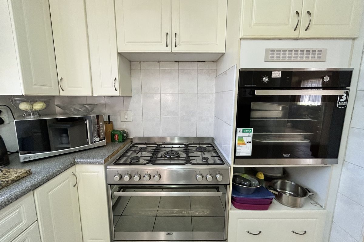 Spacious 3-bedroom family home to let! - Photo 4