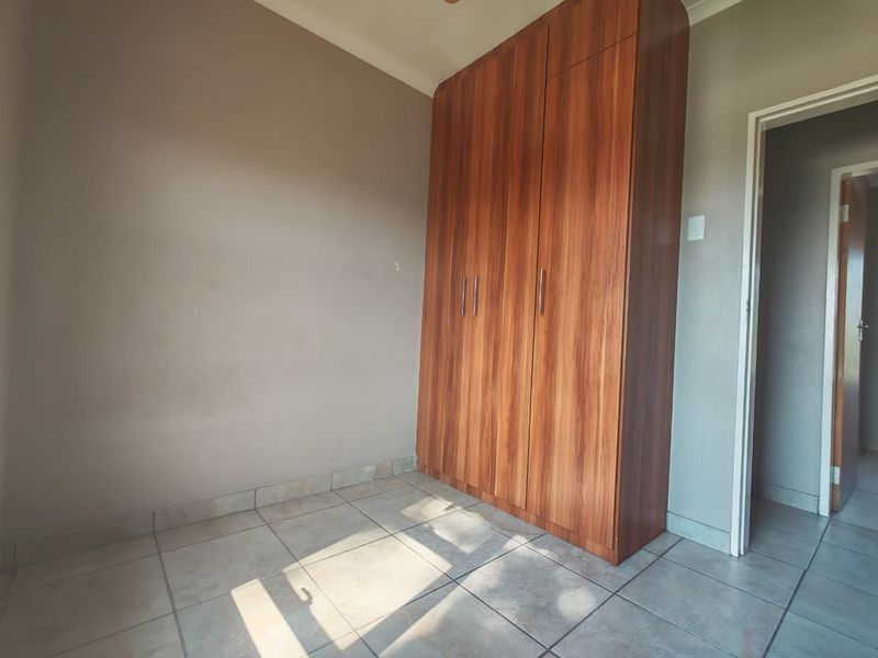 Spacious Apartment with Great Potential & an Amazing Selling Price - Photo 9