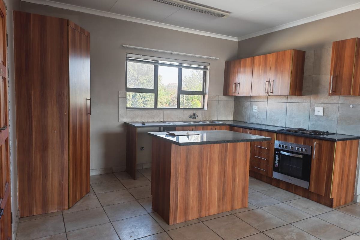 Spacious Apartment with Great Potential & an Amazing Selling Price - Photo 2