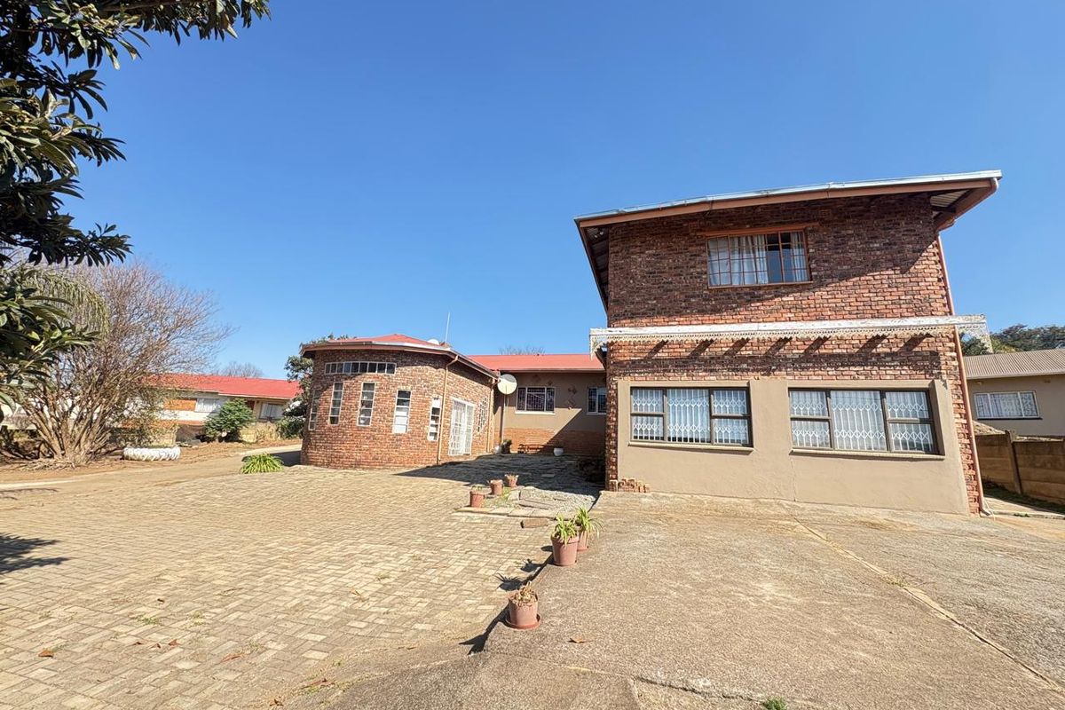 5 - bedroom house for sale in Piet Retief - Photo 2