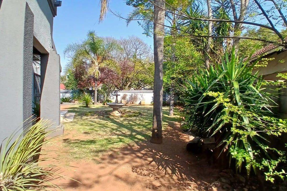 Spacious 3-Bedroom Family Home with Flatlet, Pool and Excellent Security - Photo 5