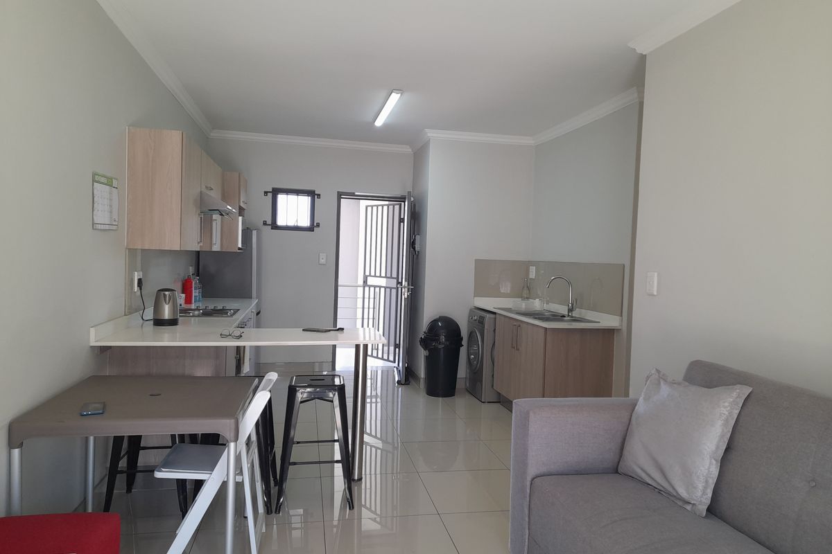 Modern 2 Bed, 2 Bath Apartment on the 3rd Floor – The Heights Estate - Photo 3