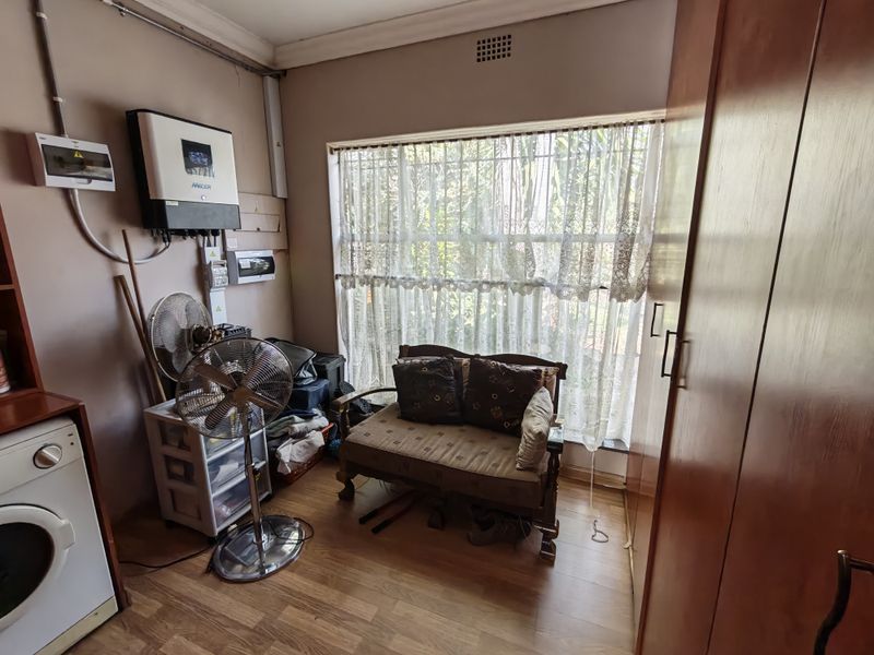 Space for the Family Plus Income Potential in Dorandia - Photo 10