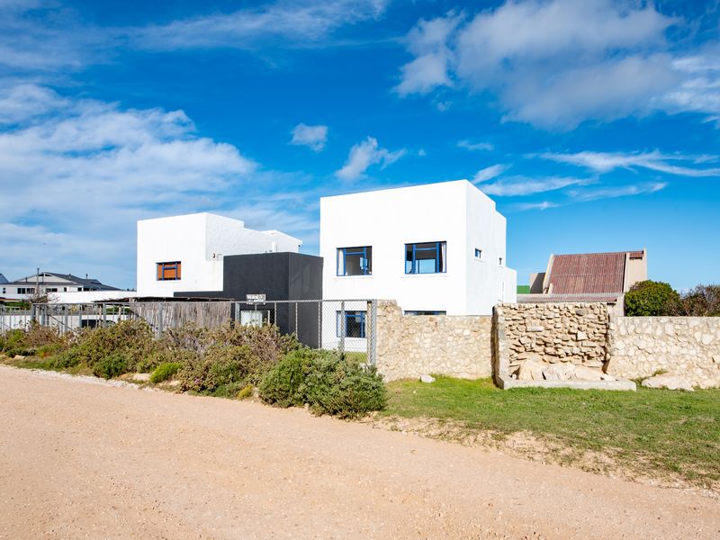 A Light-Filled Coastal Home with Character, Views & Versatile Living - Photo 5
